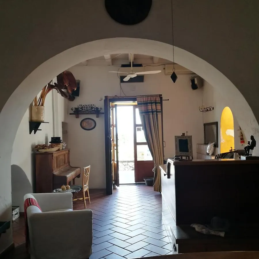 La Locanda del Barbablù Stromboli 0*,