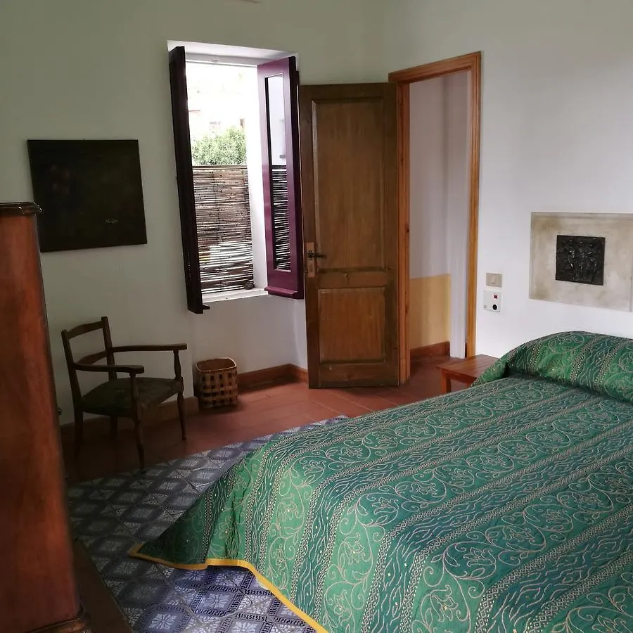 La Locanda del Barbablù Stromboli 0*,  Italia